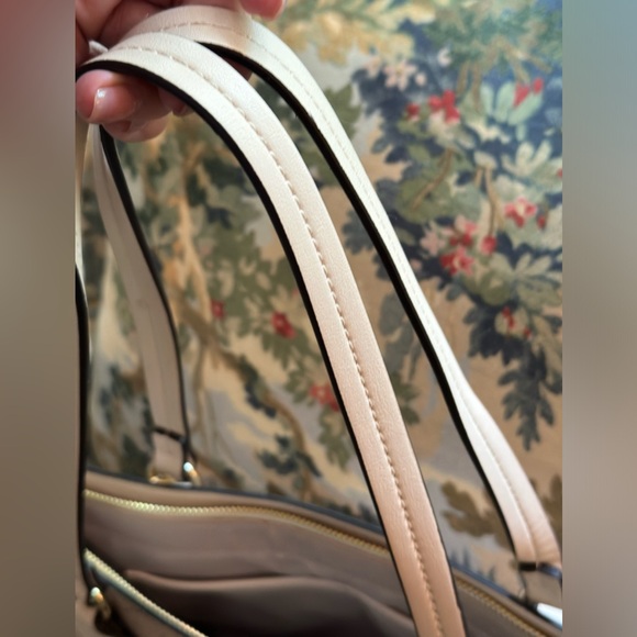 Cream patterned Nine West Purse - Picture 4 of 9